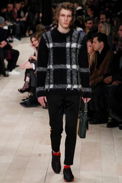 Look 45